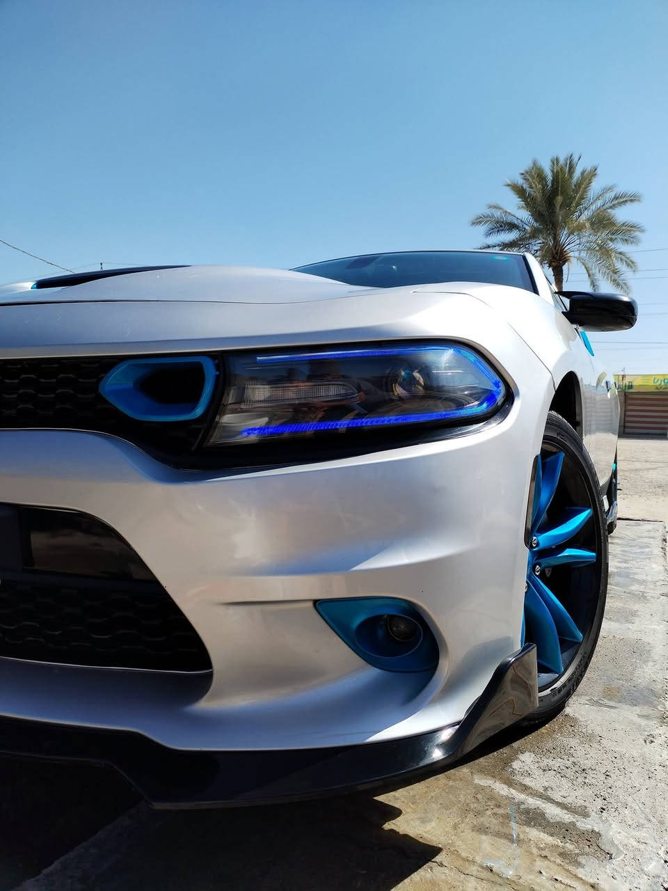 السلام عليكم اخوان للبيع فقط جارجر موديل 20اصلSXTبلاس فول مواصفات سلايت ماشيه ٥٨الف بيهة ٣قطع صبغ جاهزه من كلشي رقم بغداد الجديد بسمي *********** مكاني بابل
