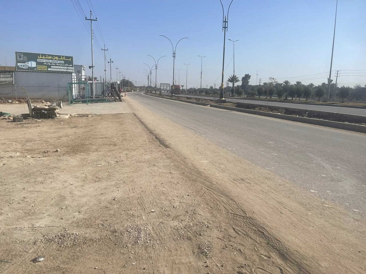 قطعة ارض للبيع المساحه 230متر واجهه سته متر طابو 25على طريق الزوار طريق طويريج عمود 271 أقرار محكمه للمزيد من المعلومات الاتصال /***********///***********
