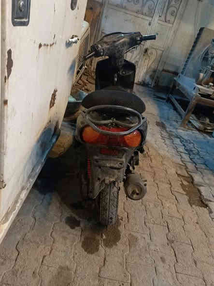 السلام عليكم شباب عندي دراجه دراجه حلوه وشغاله بس بيها اكسنت دهن*********** سعرها سعرها 400 وبيها مجال الشراي يخابرني
