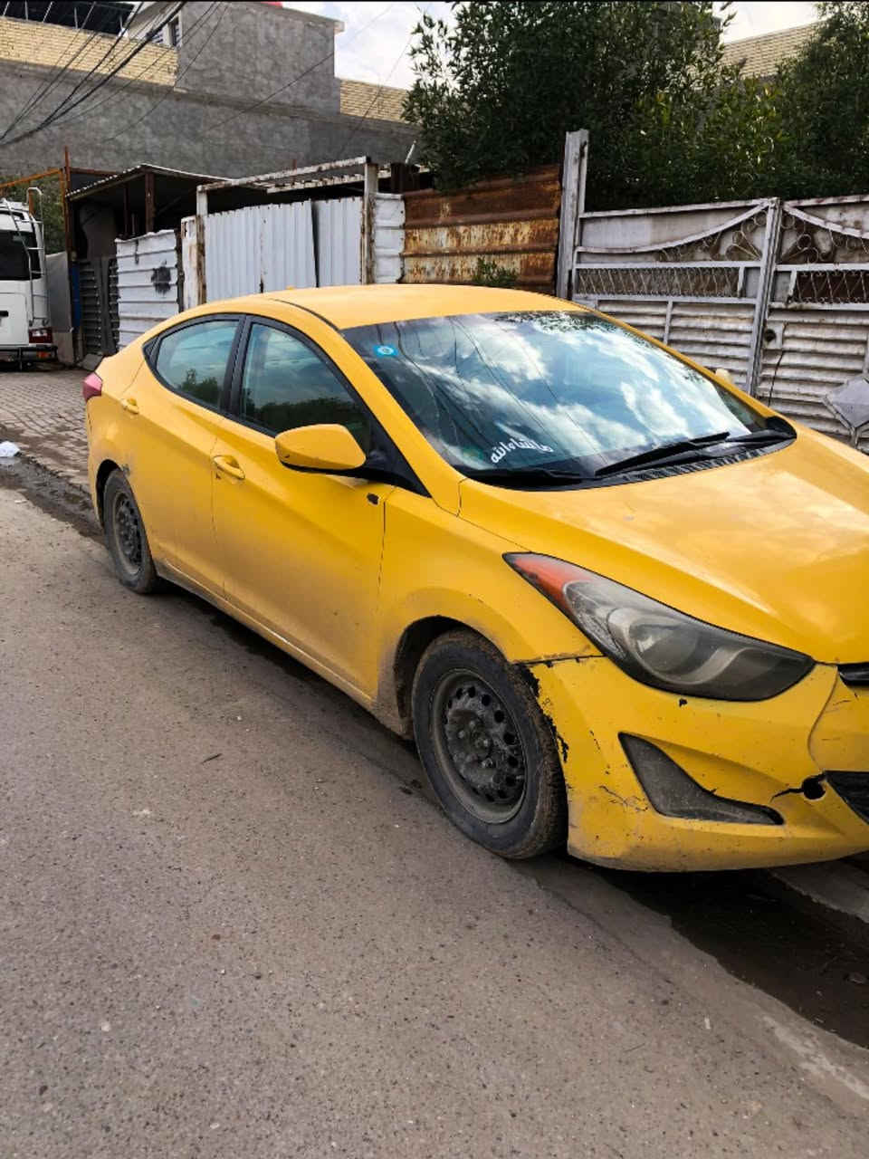 النترا 2011 وارد امريكي
مكينة 1800 دوش
رقم بغداد انكليزي
سيارة حلوة بيها نقوصات بسيطة
مكاني بغداد الدورة
رايدها 85 وبيها مجال 
رقمي ***********
