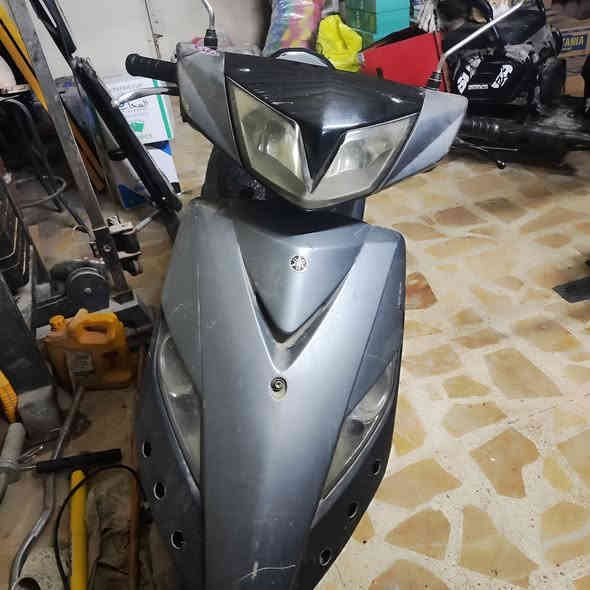 السلام عليكم 
دراجة ماكس ثعلب نوزل للبيع كفراتهة مثل الي بالصورة مكينة لا تنقيص ولا تبخير الكلجات نص عمر بدل الجويتر حاطين كابريتر بس تشتغل طبيعي نقصهة باتري و واير مال بريك خلفي والواير مال كيج راخي اذا اشدة يشتغل العداد  للبيع ب 300 وبيها مجال المكان ساحة اللقاء بغداد 
***********
