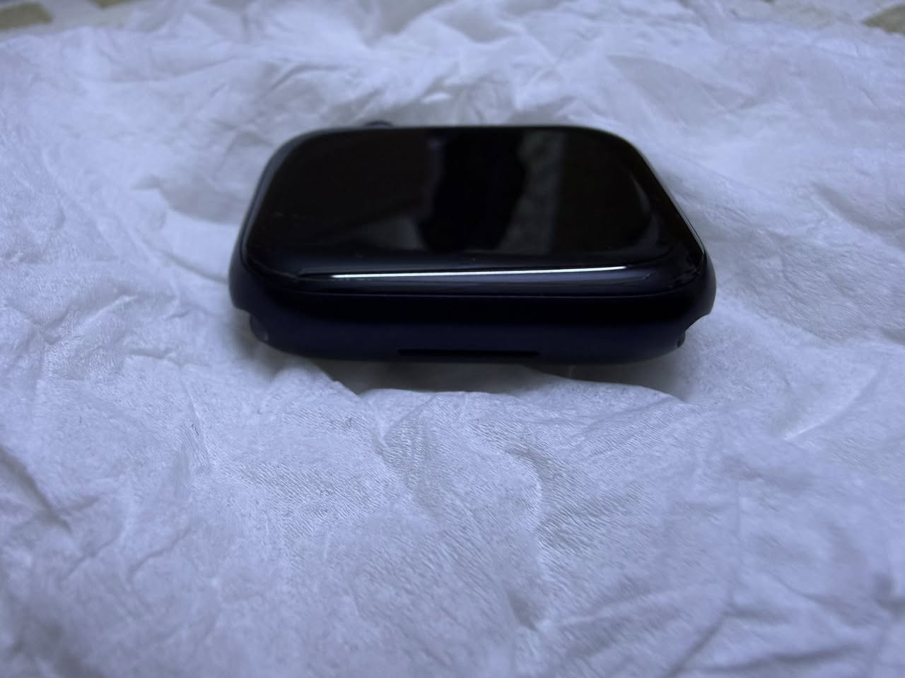 Apple Watch series 7 nike edition 45mm
السلام عليكم 
ابل واتش جيل ٧ اصدار نايك 
حجم الساعة 45 mm
بطارية الساعة 85%
نظافة الساعة 100% والله حتى اظلمها اذا اكول بيها شخطة الساعة سيرها الاصلي ما ملبوس وشحانتها الاصلية ما مفتوحة ويمك الحساب بعد الساعة موضحة بالصور مصور كلشي بالتفصيل ودقيق علمود توضح الك بشكل كامل ودليل كلامي
سعر الساعة 275 بيها مجال بسيط 
مكاني بغداد السيدية
*********** تواصل واتساب فقط
