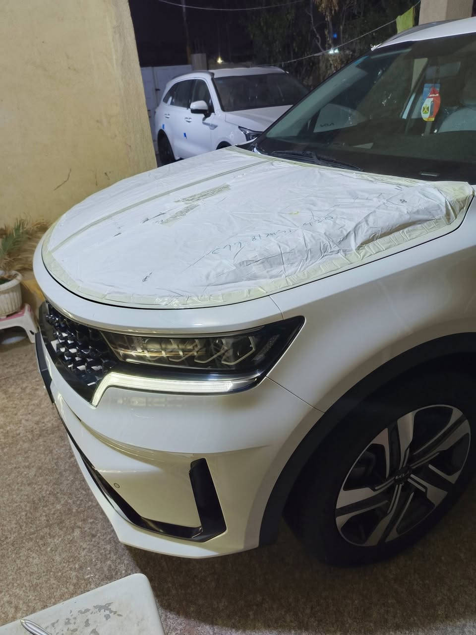 السلام عليكم سورنتو 2023 جديدة بمعنى الكلمه
رقم بغداد الدولي   ماشيه     , ١٩ الف
مواصفات  (( مكفولة كفاله عامه شخط واحد مابيها لابارد ولا صبغ ولا تكحيل)) 
كير موس
جنطه كهرباء
كراسي كهرباء عدد ٤
افيكيشن
تشغيل عن بعد
محرك 6V
اربع عدسات
شفتات ستيرن
شاشة كبيرة
دبل لد امامي خلفي 
السياره كفاله عامه
بعد بيه مواصفات
تلفون ***********
           ***********
