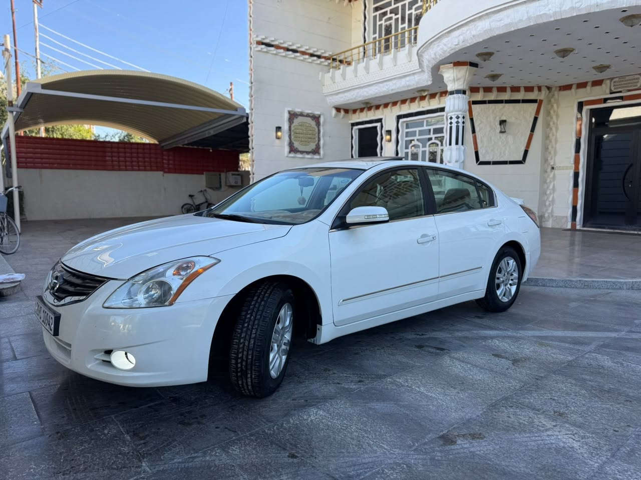 اللهم صلي على محمد واله محمد
التما 2011 فول 1/1 مكفولة كفاله عامة السيارة على وضع الشركة كير ومكينه شرط دهن كير جديد 
فتحة 
بصمة
شاحن بصمة 
مرأة تعتيم 
فول تحكمات 
كامرا ابلادية 
لايت زينون 
كشنات جلد فول كهربائيات 
رقم شمالي شرط التحويل 
للاستفسار الاتصال على الرقم ***********
