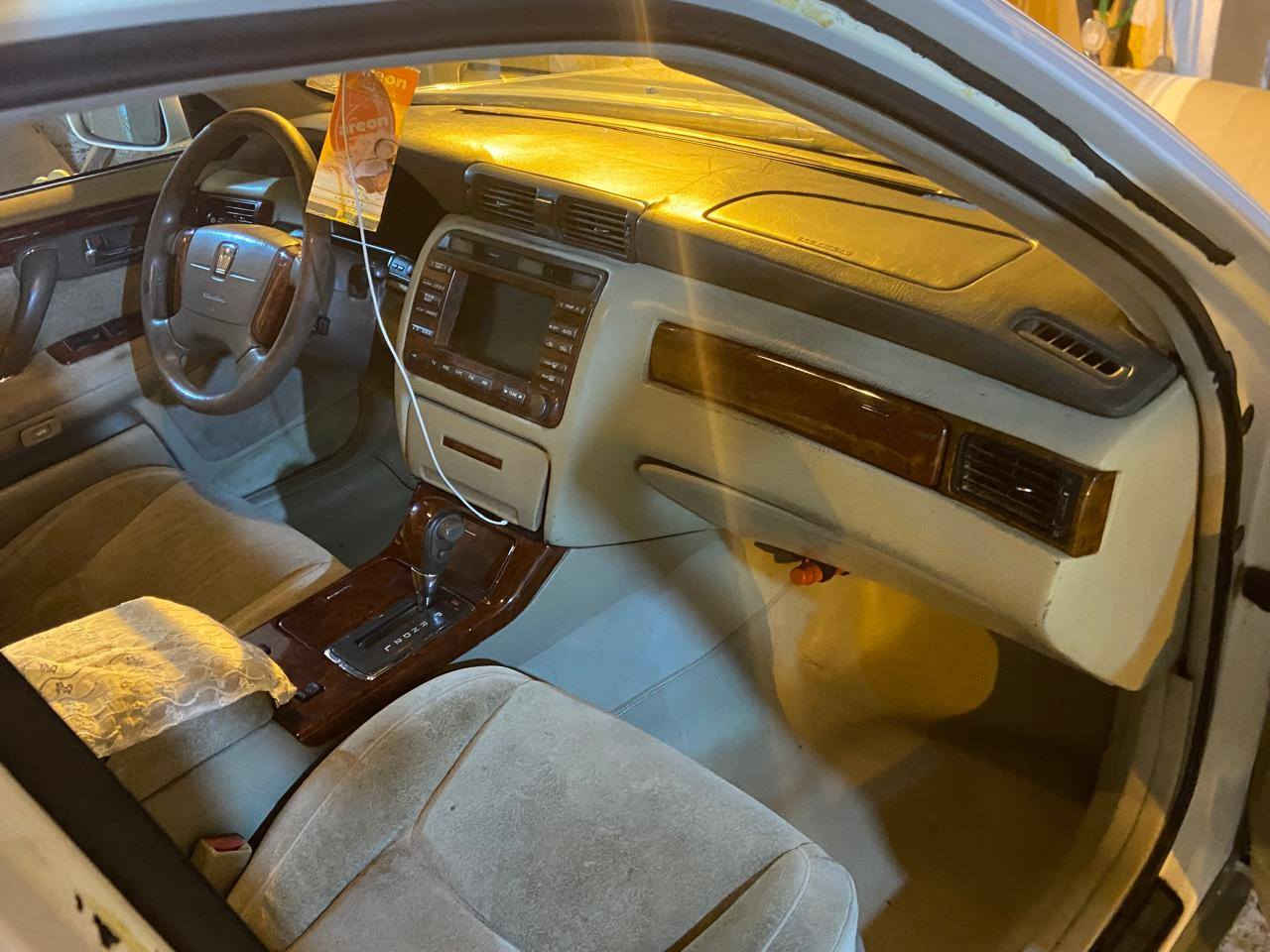 سلام عليكم جنون للبيع رقم بصره مشروع وطني سياره بسمي كفاله عامه ما عده بارد جوه قبق البانزين
سياره دكمتين 
كشنات كهربائي 
كرستال اصل 
تبريد ثلج ❄️ 
حداده جديده 
مكينه 3000كلاس الأسود 
مكان بصره زبير 
سعرها ١٣٠ وبيها مجال مكلف بالنشرالاتصال بالرقم ***********
