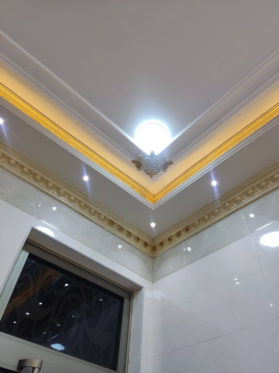 اسلام عليكم جزء من العمل تنفيذ الديكور مع الصبغ في الرمادي اتمنئ ان ينال أعجابكم  للأستفسار متواجد خاص أو لأتصال ***********
