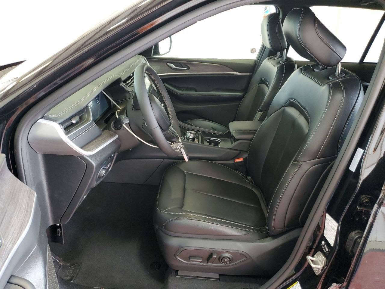 ♤ للبيع فقط ♤

!! Jeep Grand Cherokee Hybrid Limited / Sport Utility 4Xe 2024 !!

               👌 فول مواصفات 💯

                                  🆕️ رقم بغداد حلو 🆕️

♠️ ميتالگ / Metallic ♣️

🛣 المسافة المقطوعة : 5000 ميل

                                   SUV ↔️ 4Xe 🚙

🎁 مغلفة بالكامل PPF + درع جامة أمامية و شاشات + عازل حراري بالكامل 

👟 مزودة دوسات جانبية ستان ستيل + لد ترحيب

📹 مزودة 4 كامرات حماية AZDOM-M660 أمامية + داخلية + خلفية (صوت و صورة على مدار الساعة)

🖥 شاشة دشبول ديجتال 

💻 شاشة كبيرة ديجتال 

⚙️ تحكمات ستيرن جهتين 

🪵 داخل صاج ملكي + أنارة محيطية داخلية 

👓 حافظة نضارات 

🫆بصمة 

🎮 تشغيل عن بعد

📻 نظام الصوتي Alpine 🎼 
 Apple Car Play ➖️ Android Auto📟   Wi-Fi ➖️ Hotspot 📲مضخم صوت خلفي 🔊

🪑 5 راكب ➕️ كشنات جلد 

♏️ ️كشنات  الأمامية كهرباء ➕️ خزن 

⚡️ صندوك كهرباء

📯 حساسات أمامية ➕️ خلفية 

❄️ تبريد قطعتين

🪟الجامة الأمامية والخلفية هيترات ضد الضباب 

🪞 أشاير بالمريات

🛰 رادار أمامي / خلفي 360°

📷 كامرة دوراة 360°

🛤 تحديد المسار ( Lane Assist )

〽️ نقطة عمياء ( Blind Spot )

🕹 سبع  وضعيات قيادة 🏎 ،Auto 🚙 Sport Sand . Mud 🏜 Rook 🪨 Snow ☃️⚡️EV 🔌 Plug In

🌠🌫 بنوراما 3 وضعيات 

🖱 كير ماوس

⛰️ 🏔 نظام منحدرات

♨️ هيترات بالكشنات 

🛞 ويل كب كروم

🔦 لايتات زينون 

🌞 لدات نهاري 

💡بكلايت لدات

🌫😶‍🌫️ كشافات

🫆بصمات أبواب

⚡️ هاند بريك كهرباء ➕️ ( Auto Hold )

⛷️  مانع انزلاق( ABS ➕️ Traction Control )

🚘 السيارة وارد امريكا حادث باب تبديل خلف السائق نفس اللون، صبغ شبرين طوگ الجاملغ + صبغ بالبنيد على كد (كارت)شخط بالنقل،  بدون دواخل وشواصي و بدون الايباكات، بطارية جديدة AGM 80 AMP خاصة للجيب ضمان سنة بوصل + صيانة للمحرك كاملة Mopar.

                                       $ 36.500 💸  

☎️ للأستفسار ☎️
*********** ➖️ على الخاص
