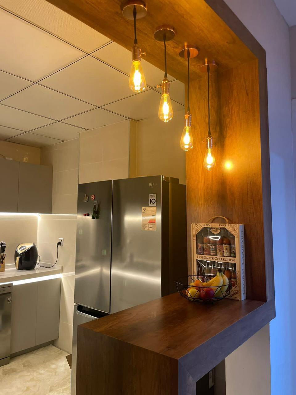 شقة  نضيف للأيجار في مجمع السلام السكني 
وسطية مساحة 113 تحتوي علا 2 نوم صالة ومطبخ وخدمات2
فارغة بالكامل
للأستفسار 
***********
