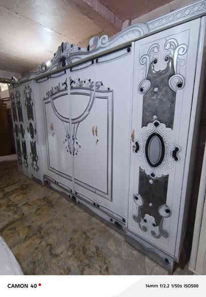 سلام عليكم غرفة ستة باب جديد شغل درجة ثانية تتكون إلى ثماني قطع العنوان حيدرية خان نص سعر مليون و 100 معا التوصيل والشد ***********
