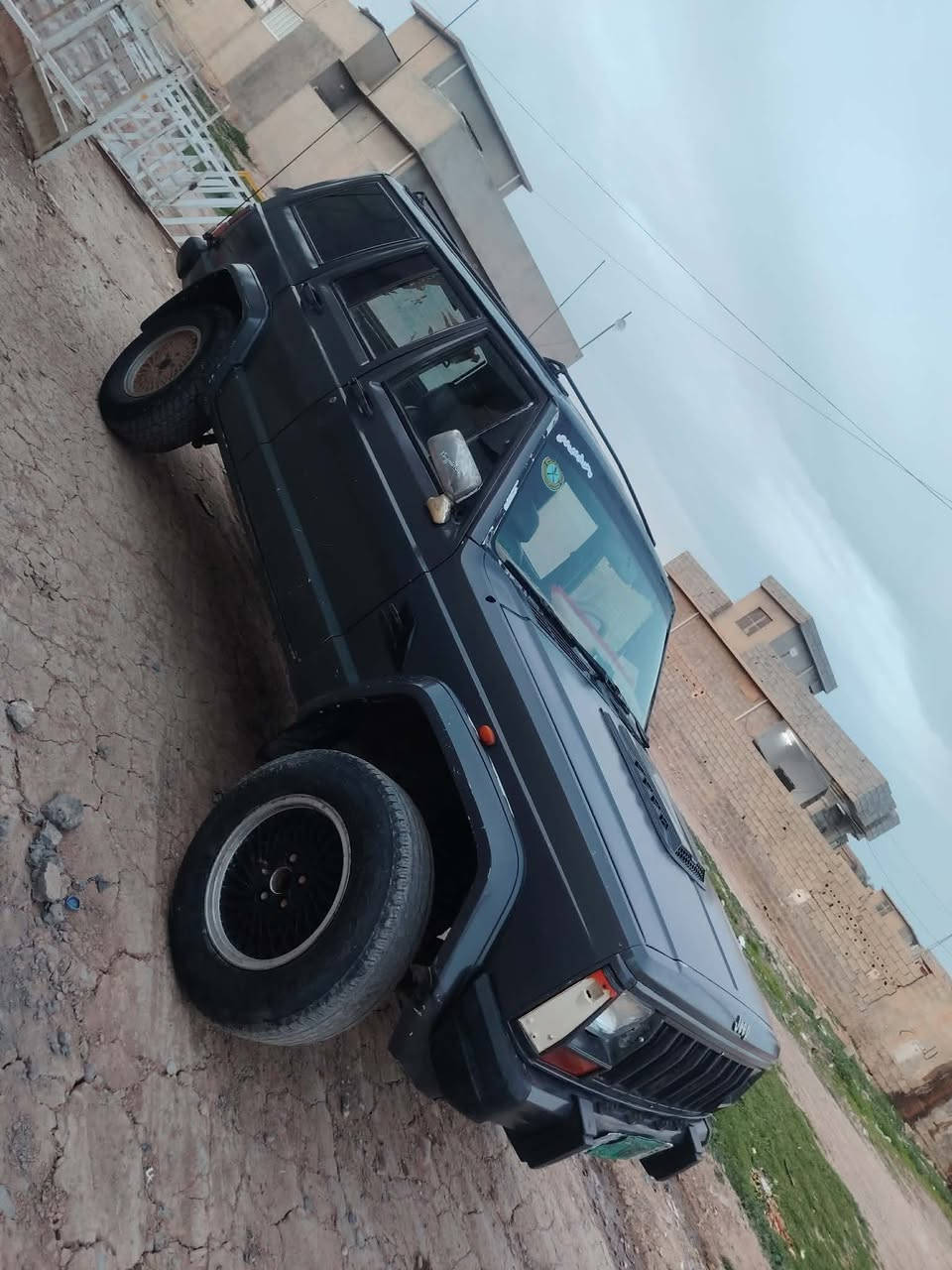 السلام عليكم ورحمة الله ♥
***********

جيب شيروكي 🇲🇾شرط التحويل والغرامات راعيه موجود 

ترهم بيع 🤑ومراوس حسب القناعه انطي فرق اخذ فرق 

سياره محرك بلادي محور كابريته 🚘نقص صدر تعبان 

اكسل جديد كبل نهارين شاده 👌🏻
خياس مابيه.... والباقي شوف العين👋
