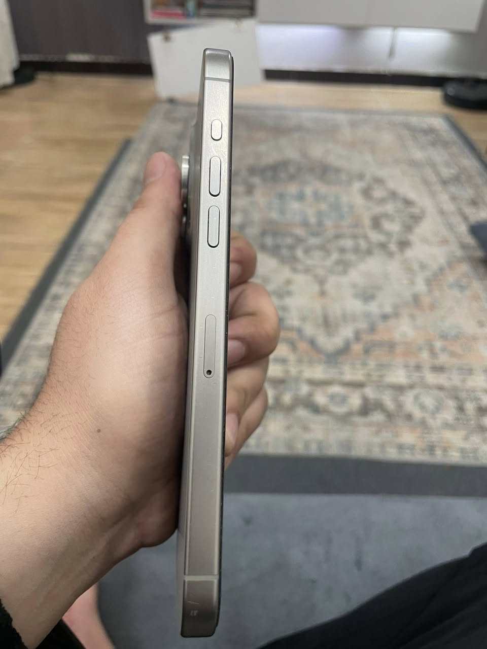 ايفون 15 pro max لون تيتانيوم شرق اوسط البطارية 88 غير داخل تصليح مكفول جهاز نظيف حيل كما موضح بالصور 
العنوان بغداد البلديات 
السعر مليون و 75 الف و بي مجال بسيط


**إذا كنت صاحب هذا الإعلان وتريد حذفه لأي سبب، رجاءا أرسل رسالة إلى الدعم الفني**