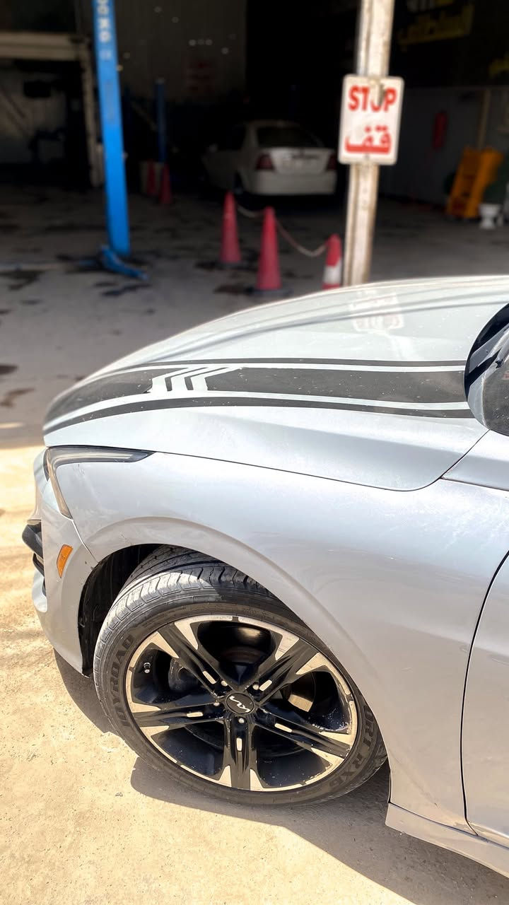 للبيع كيا K5 GT Line موديل 2023 🔥  
تحويل مباشر رقم بغداد
وارد أمريكي 🇺🇸  
حادث قطعتين  
بنيد وباب امامي جانب ايمن

✅ أعلى فئة GT Line  
✅ شاشة كبيرة + كامرات + حساسات  
✅ فتحة سقف بانوراما  
✅ مقاعد جلد كهربائية  
✅ تشغيل بصمة وستارت  
✅ رادار + أنظمة أمان  
✅ إضاءة LED وشكل رياضي فخم  

📍ممشى : 60 ألف مايل  
💰 السعر : 15,500 دولار  

السيارة جديده   
للمهتم التواصل خاص 📩
واتس اب واتصال
***********
