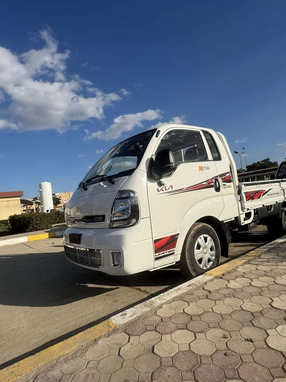 موديل 25 ماشيه 10 الالف كفاله عامه بس مقدار شبر بارد بالصفاحيه وما معدل موجود نفسه لان ما مبين مدوشمه ومطشته 
معروضه ب 168


**إذا كنت صاحب هذا الإعلان وتريد حذفه لأي سبب، رجاءا أرسل رسالة إلى الدعم الفني**