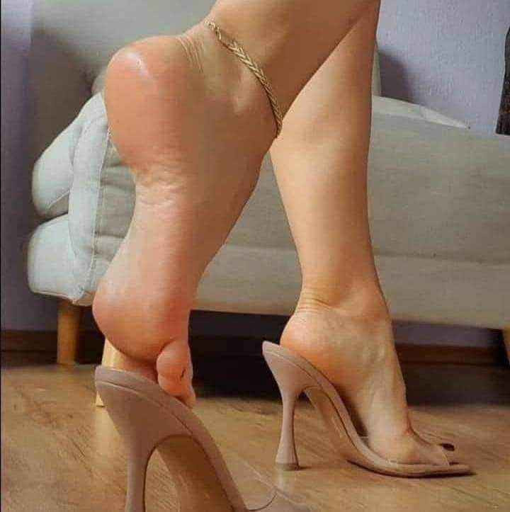 اتوفر لكثرة الطلب 
بخاخ مقشر الاقدام 🇰🇷🇰🇷
مقشر قدم كوري بخاخ 🦋

بخاخ تقشير القدم الفوري
ازالة الكوع الداكن | الركبة | 

فقط رشها على قدميك وتركيها  لمدة دقيقة ثم  قومي بالفرك او تدليك  ثم بعد الاتنهاء تشطف .

نتيجة فورية استخدمها في اي مكان يوصي باستخدامه  2 الى 3 مرات اسبوعيا

السعر / خاص 
تتوفر خدمة توصيل لجميع المحافظات بغداد, العراق


**إذا كنت صاحب هذا الإعلان وتريد حذفه لأي سبب، رجاءا أرسل رسالة إلى الدعم الفني**