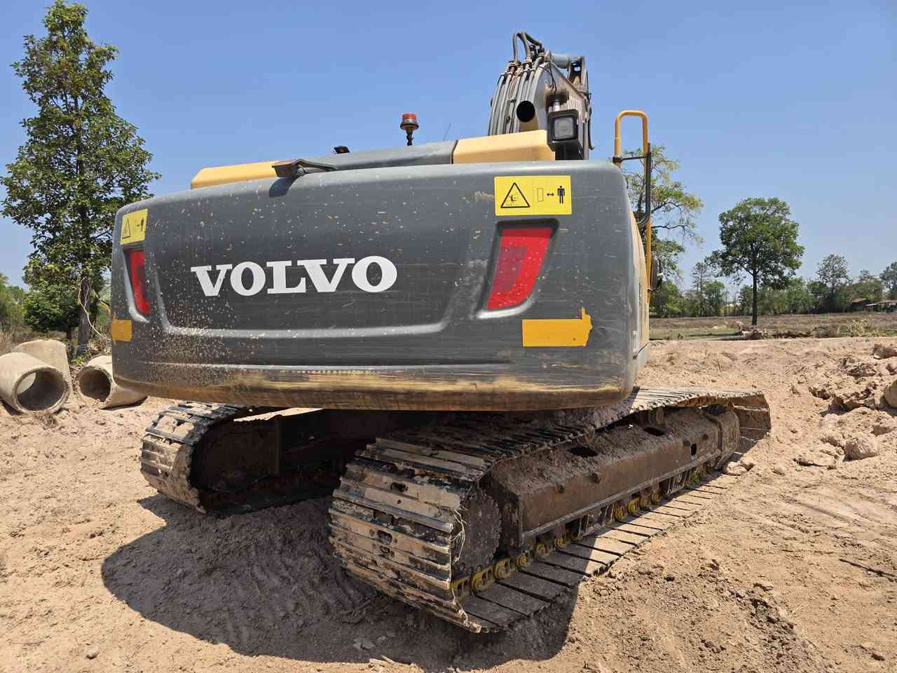 Volvo EC210D X 4 units , Volvo EC210DL X 3 units CAT 140AG

Export from Thailand 
Whatsapp 077 989 4112


**إذا كنت صاحب هذا الإعلان وتريد حذفه لأي سبب، رجاءا أرسل رسالة إلى الدعم الفني**