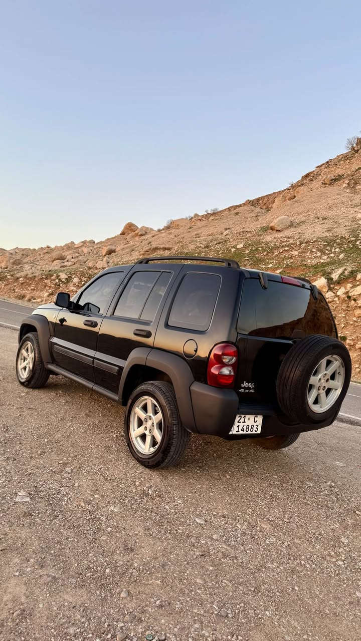 Jeep liberty 2007

فول مواصفات گێر اۆتۆماتیک دبل اکسل 

٢ پارچەی جەلاتینە 

رەقەم و سەنەوی تازەیە هەتا ٢٠٢٨

٤ تایەو ویلی تازەی لەژێردایە

گێر و مکینەی بەشەرت ٢٠٠ هەزار ڕۆشتوە

شوین/دەربندیخان

***********

*********** دار بنديهكان, السليمانية
