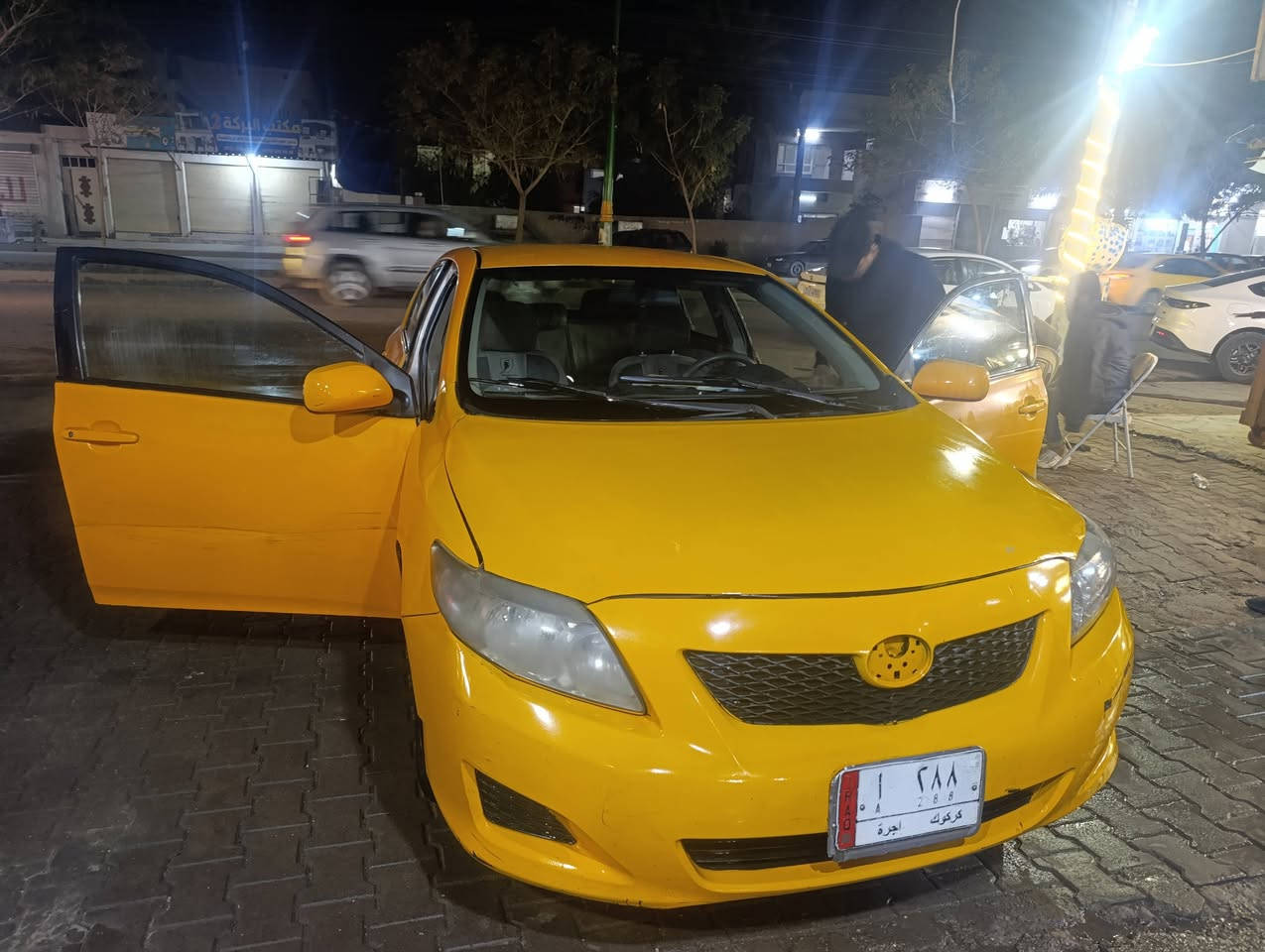 تكسي كورلا موديل 2009للبيع قطعتين جامرلغ وباب ***********
