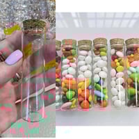 علب زجاج • سداد فلين • أعمال فنية