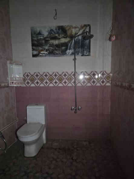 دار للايجار 
المساحة ٢٤٠م طابقين يحتوي على ٣غرف نوم ،مطبخ،صالة كبيره،كليدور،صحيات داخلية وخارجية

الموقع//الكفائات من جهة شارع كربلاء مقابل شارع ٨٠ ،البيت ركن يطل على ساحة 

قيمة الايجار ٣٥٠ 

للاستفسار:***********
***********

مكتب الزركاني للعقار
شارع ٨٠ قرب القبة الذهبية
بيع_شراء_تعقيب
