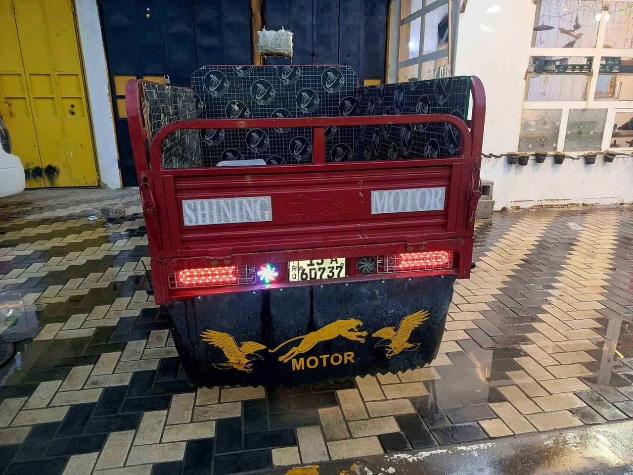 السلام عليكم ستوته للبيع موديل 23 مرقمه تحويل ثاني يوم مكانها الفلوجه نظافتها خير منه ستوته ما متعوبه بعدها الزيرو السعر 3300 بيها مجال شيء قليل ***********
