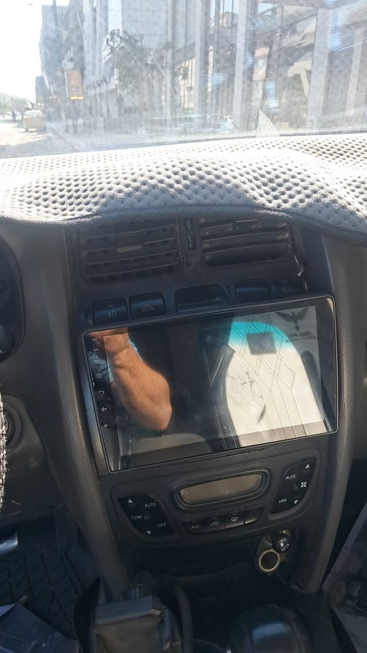 ***********
