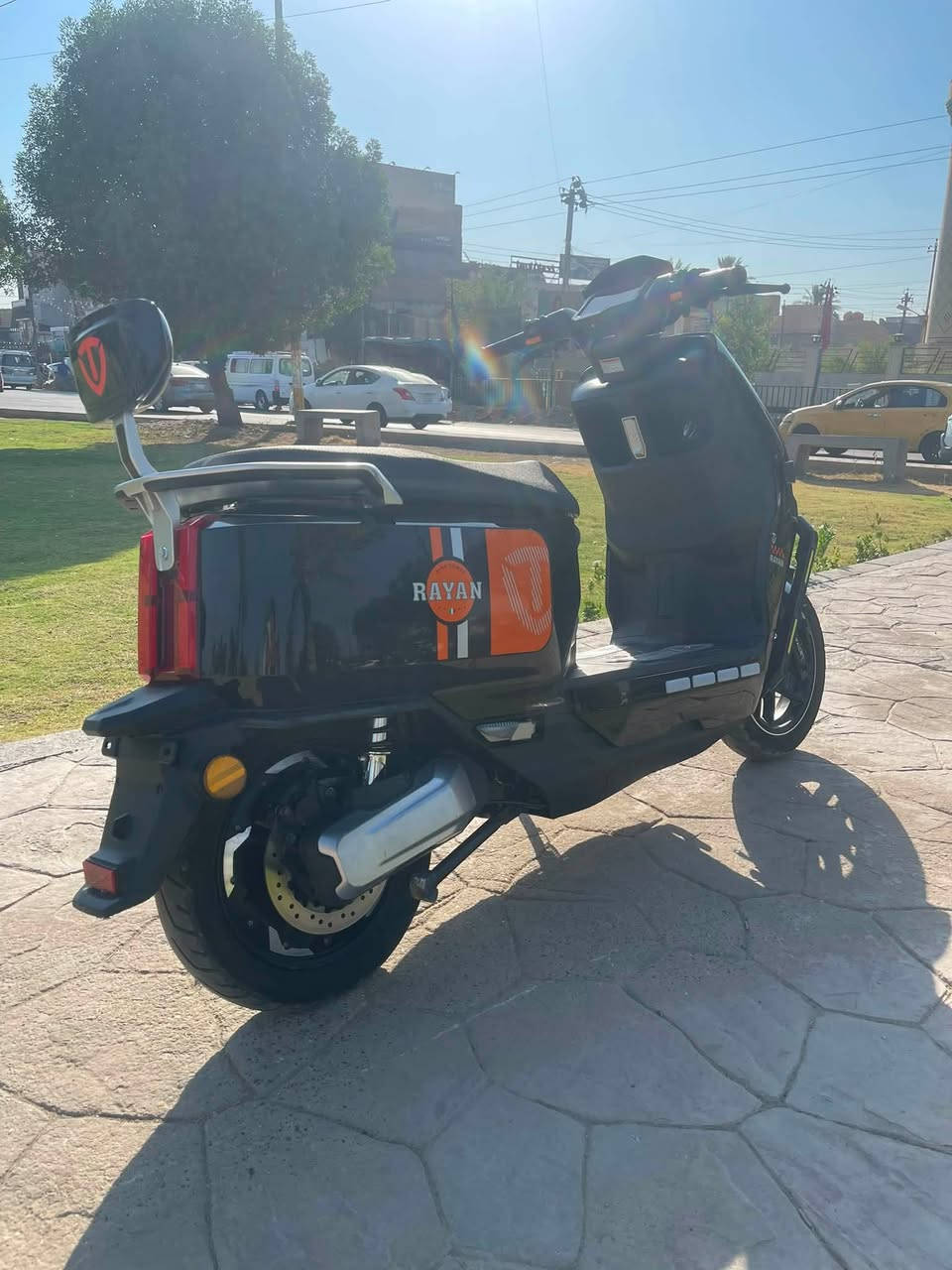 سلام عليكم شباب دراجه شحن البيع نوع الريان الوحش الكون vib
دراجه بيها مواصفات تخبل اللّه شاهد دراجه كامله مكمله ع فحص كلها تجي وتفحص وشوف بعينك كلها جاهزه. المواصفات .
الموديل 2026
النوع الريان وحش الكون  vib
البطاريات 6 دبل مسطره كرافين 138مبير 
ملف ٢٥٠ واط حقيقي نحاس 
الدراجه خير منّ الله أي نقص ما بيها
السرع 1.2.3 &
السرعه دراجه 80( حقيقي معا وزن شاحنه اصليه من شركه الريان %
شغيل بصمه سكيورتي
تشغيل عن بعد ١
جهاز انذارالسرقه
دبل اشاره ∞
لونها مميز كلش
كشن سياحي vib
بريكات دهن دسكات هدروليك ا
اشاير رباعيه متكامله )
لايتات زنون معا رماش قوي جدا
شاشه تاب تعرض الك كل عطل يوجد بل دراجه
 السعر ٨٥٠ مجال حك جيتك مكاني بغداد البياع الرقم للتواصل *********** يوجد 
واتساب عبدالله
