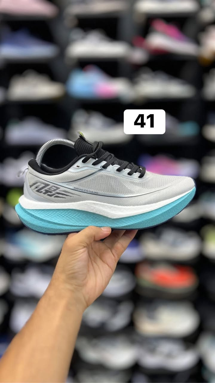 قياسات 38–39–40–41

السعر 25  
توصيل 5 محافظات 3 داخل النجف 
العنوآن نجف ملحق الروان
*********** واتساب
