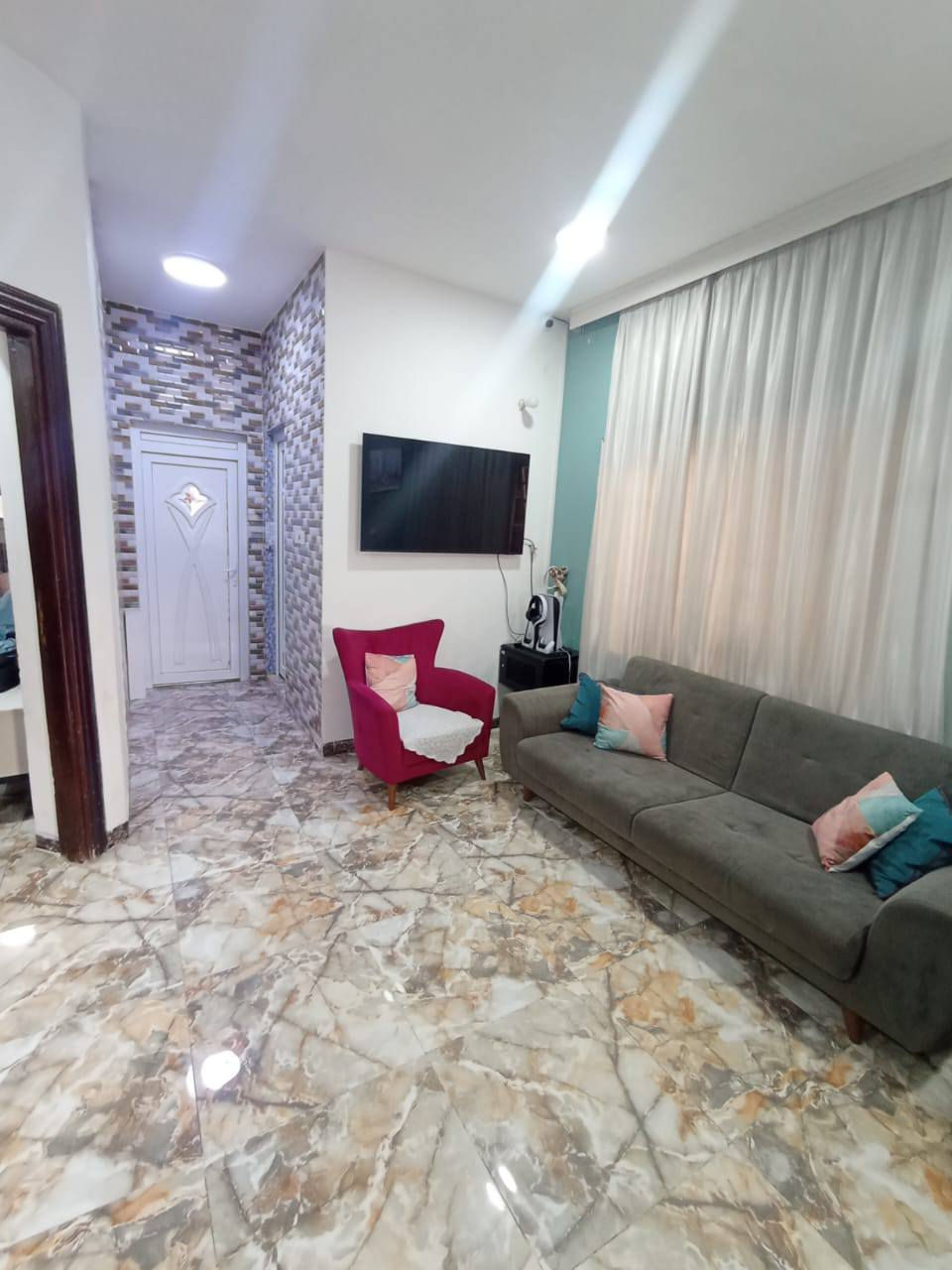 دار للبيع طابو ملك صرف المساحة 180 م غرفتين نوم صالة كليدور مطبخ مجمع صحيات
العنوان ايي غرق حي الحسين خلف محطة وقود اليسار ،(شارع السبيس) لمعرفة السعر وباقي التفاصيل يرجى الاتصال على الرقم ***********
***********
