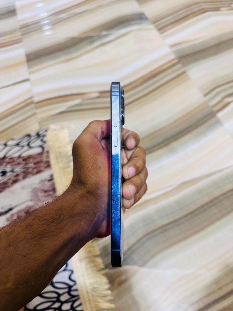 سلام عليكم ايفون 13 برو ماكس تلفون مكفول من الفتح ولتصليح فقط الظهر مكسور بطارية 🔋 68 ذاكرة 256 شرق اوسط السعر 570 مكاني ذي قار الغراف للاستفسار الاتصال على الرقم التالي *********** الشطره, ذي قار
