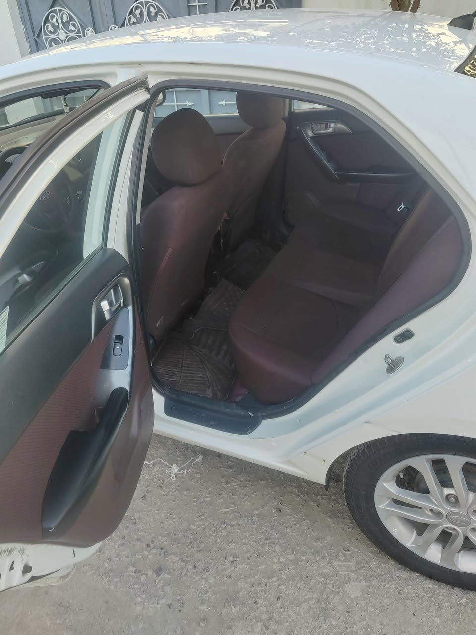 بيع او مراوس 
سيراتو ٢٠١١ جديده رقم ديالى بدون نقص حدادية ٩٠ بالمية باتري جديد تايرات جدد بلاكات جدد تبريد وتدفئة شغالة كير ومحرك مكفولات صبغ قطعتين ونص فقط باقي اتكفل معجون وتبديل سعر ٩٥ بيهة مجال ***********
