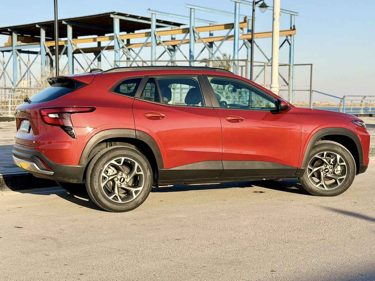 السلام عليكم 
 شفرليت تراكس TRAX  
مديل  - ٢٠٢٤
اللون - برتقالي 
المحرك - ١٢٠٠ تيربو
ماشية  - (14) الف مايل 
مرقم و كامل تحويل مباشر يمته ما تريد 
المواصفات (LT 2 ) فول مواصفات للاخير 
بصمه تشغيل و بصمه ابواب 
فتحة ( تنتة ) 
شاشة  (١٣ ) انش جبيرة
العينة الكترونيه
تدفئة كشنات
تدفئة ستيرن 
رادار امامي 
رادار خلفي 
محافظة على المسار 
كامرة خلفية
حساسات خلفية
نقطة عمياء 
تشغيل عن بعد 
داخل اسود و ابيض 
— السيارة وارد امريكي و ضررها غرق تعمل و تسير  
مكفوله من كلشي  مكينه و كير و تبريد و كهربائيات 
كفالة عامه بدون اي مسج بالعينة
رقم الشاصي kl77lhe29rc196303

〽️〽️ سعر السيارة 158 ورقة 〽️〽️
🪃🪃 رقم التلفون *********** 🪃🪃
