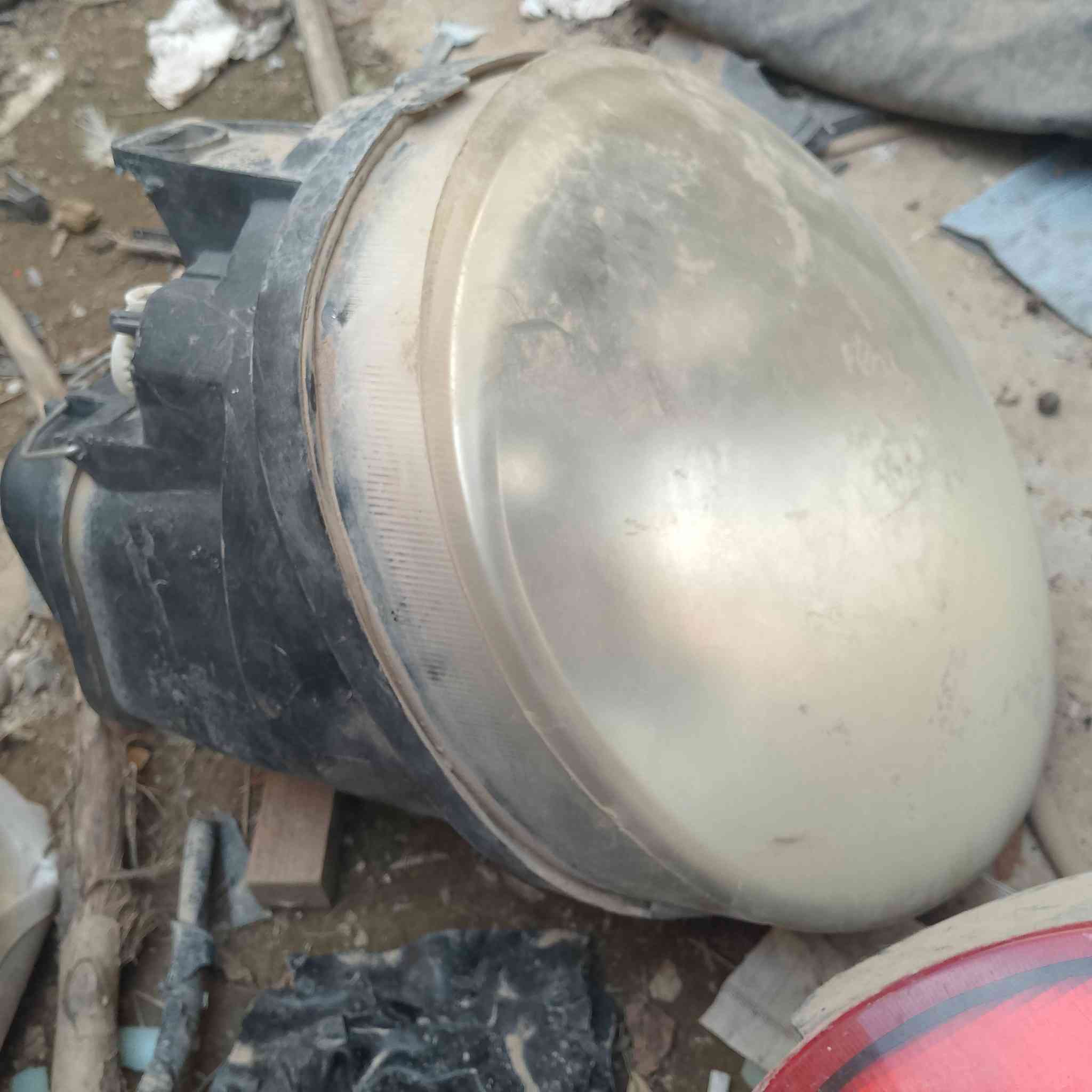 بك لايت+سماعات+باب خلف السايق للبيع سياره كيو مكان كوت ***********
