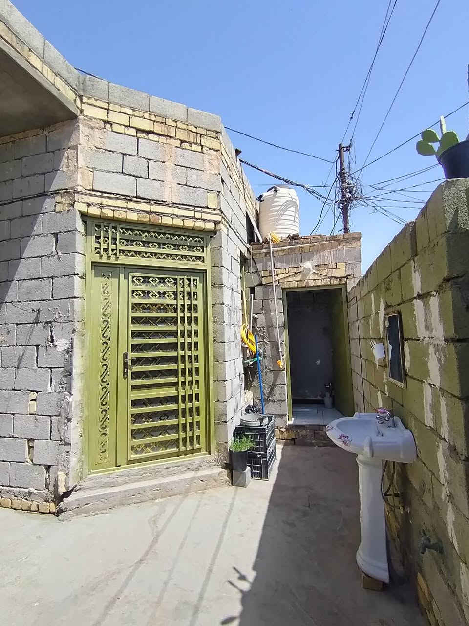 بيت 100 متر بناء بتلو وعكاده بيت مرتب كله جديد المكان حي الوحده الاسلاميه الاستفسار ***********واتساب عمارة, ميسان
