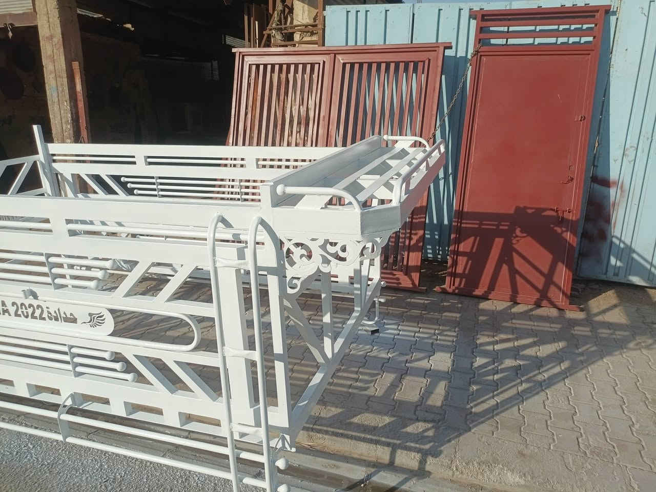 اسوي خياسات وصبغ محجرات صبغ اي لون موجود عنوني نجف شارع العسكري يم الحداحده رقمي ***********
