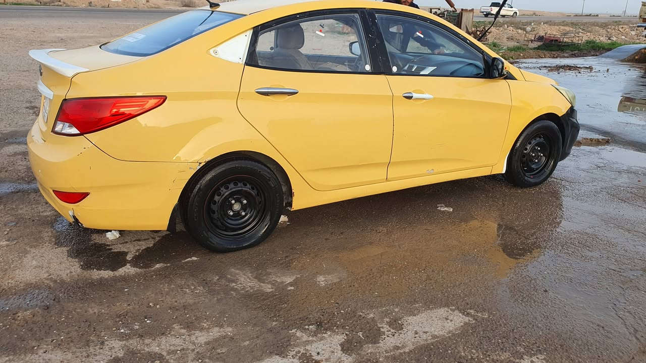 سلام عليكم سياره اكسنت خليجي موديل 2015 كير ومكينه خير من الله يرادلهه بس صدر وبيهه طخطخات والقماره امبينه بصور واكعه عليهه طابوكه *********** السعر 83 وبيهه مجال
