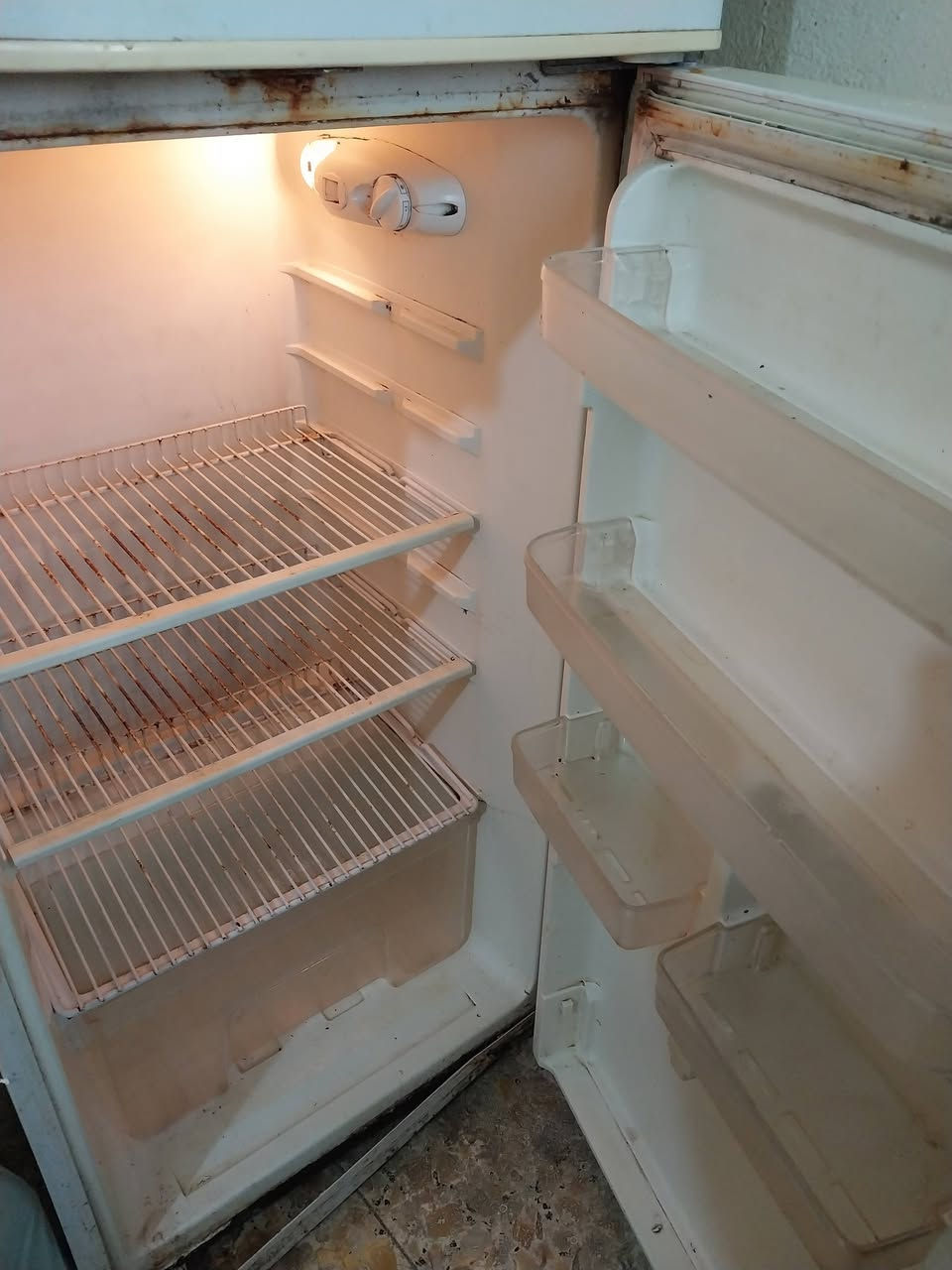 السلام عليكم
ثلاجة كيلون صغيره للبيع
تبريدها زين
السعر 50الف


**إذا كنت صاحب هذا الإعلان وتريد حذفه لأي سبب، رجاءا أرسل رسالة إلى الدعم الفني**