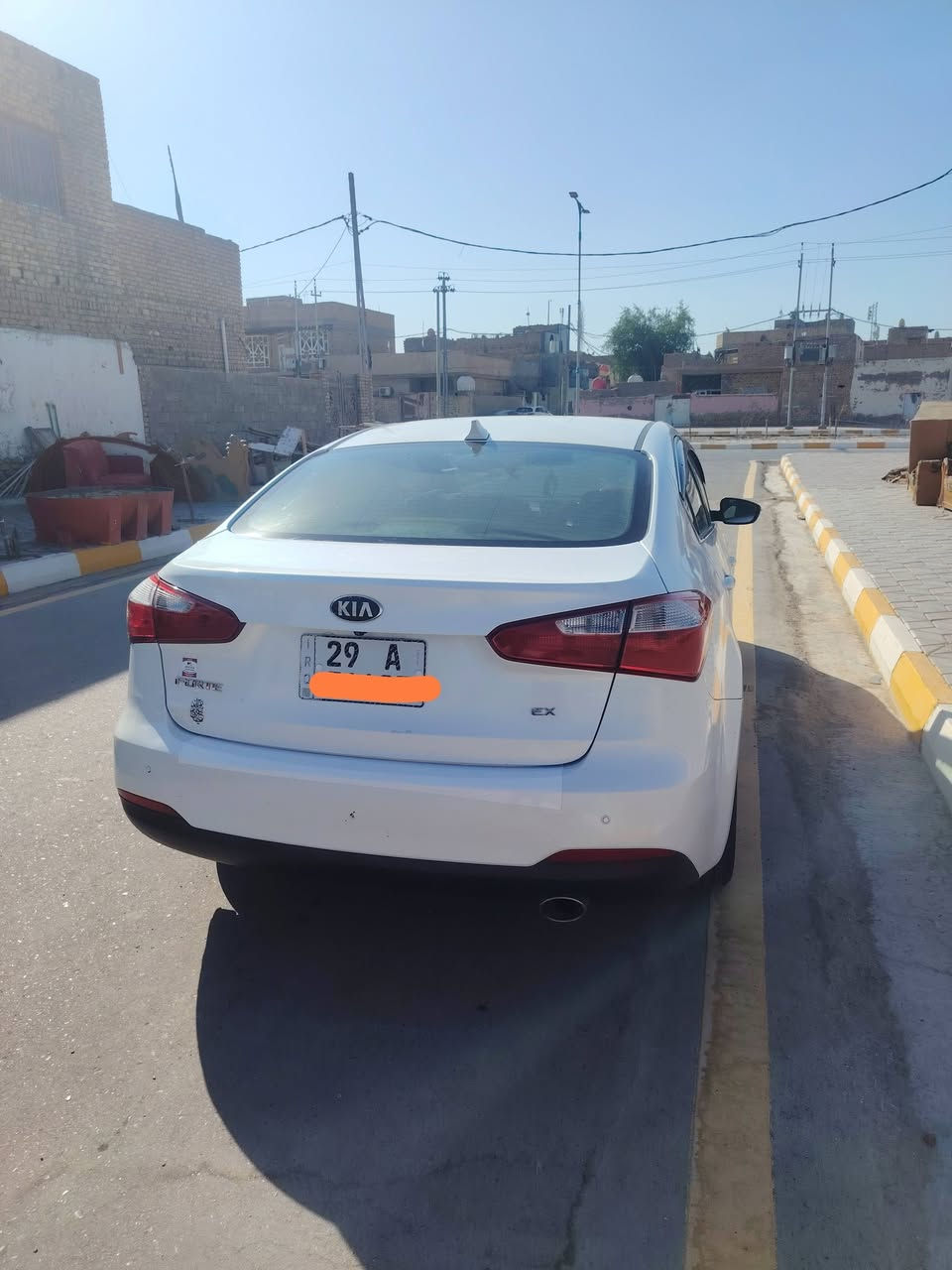 سلام عليكم كيه فورتي للبيع موديل 14 وارد أمريكي جديده محرك ٢٠٠٠... محرك.. وكير.. وتبريد... كفاله... تخم تايرجديد.... سياره بسمي تحويل ثاني يوم .... حادثهه تبديل جاملغ امامي ايمن فقط بدون دواخل... السعر.... 110.. وبيهه مجال.... ***********............... العنوان الكوت
