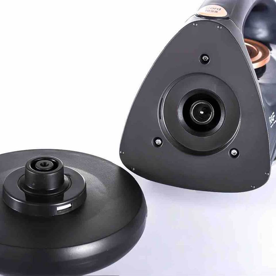 مكواة لاسلكية متطورة…كي اسرع بدون فوضى!
استمتع بحريّة الحركة مع تصميم لاسلكي بالكامل وقاعدة شحن ثابتة 
رأس دقيق يوصلك لأصعب الزوايا مثل الياقات والأكمام،مع قاعدةسيراميك تنزلق بسهولة بدون اي التصاق 
/بخار عامودي قوي للملابس والستائر 
/وظيفة تنضيف ذاتي لأطالة عمر الجهاز 
/خزان220ml
/قوة 2200واط-تسخين خلال 30 ثانية فقط 
/3مستويات بخار +منظم حرارة لكل انواع الأقمشة 
/نظام مانع للتنقيط لضمان كي نظيف بدون تسريب 

جاهز تخلي ملابسك مرتبة خلال دقائق 💯
35/الف مع التوصيل 
واتساب/***********
