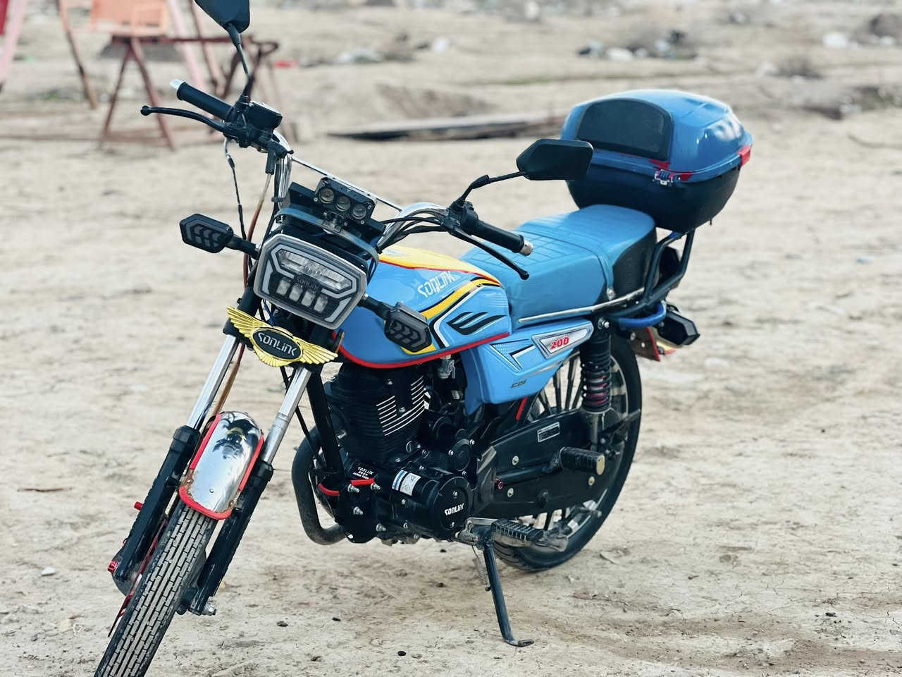 سلام عليكم دراجه للبيع 
سيفان سونك 25 
دشبول تاب( شاشه جبيرة) 
دراجه كفاله عامه ، كهربائيات كلها شغاله 
ماشيه شي قليل دراجه حلوة ونضيفه 
سعر 800 وبيها مجال حك الجيه 
العنوان / ديالى  بلقرب من سيطرة الغالبيه 
***********☎️📞
