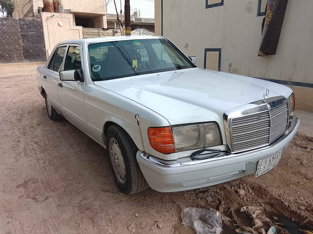 السلام عليكم ورحمه الله وبركاته
مارسيدس رئاسي موديل 86 SE300

مكينه جديده و  تخم تاير تبريد شغال السعر 75 و بيها مجال قليل 

***********
