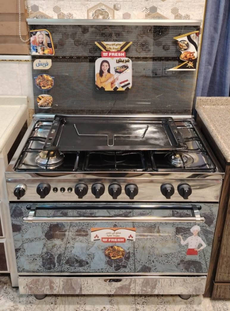 ❤️‍🔥طباخ فرش مصري للبيع❤️‍🔥
الطباخ ماركه معروفه FRESH (( المصري الأصلي)) استعمال قليل كلش الفرن والعيون.
✅️ حجم 90×60. (( ابو الفرن الواسع جانبو )).
✅️ الطباخ سل ستيل كامل 5 عيون.
الطباخ جديد استعمال ٣ أشهر فقط.
🔥كل العيون والفرن نااااره زرررركه🔥. 
 كل الكهربائيات تشتغل فووول بيه الجداحات وماطور شوي الدجاج والأضائه الداخليه للفرن ....وياه صينيه وشبجه الفرن وقاعده شوي الدجاج.
((مكلفه بالنشر فقط))...ماعدهم لا حجز للطباخ ولا توصيل.
مكانه الاعظميه. 
🔴 السعر 310 قفل 🔴 السعر مابيه مجال...لان هذا نص سعر الجديد دينباع وهو مايفرق عن الجديد بشي.
صاحب الغراض ابو كرار.
***********
