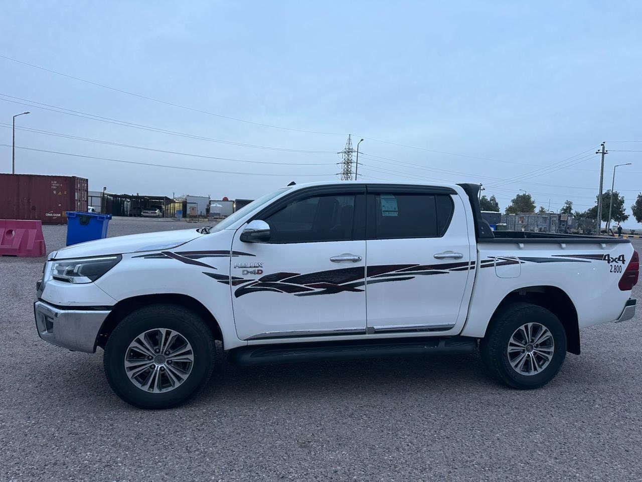 السلام عليكم هايلوكس فور ويل 2022للبيع آخر فه D4 فول مواصفات تحكم سترين مثبت سرعه حساس خلفي امامي  مكينه ما مفتوح 
بس المدكر وره بي صبغ على كد تلاثه أشبار   سياره باسمي رقم انكليزيً 

سياره بيهه خط غرب القرنه وذا بس سياره هم عادي 

الاستفسار ***********
