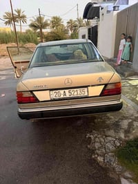 مارسدس دب  موديل 1991  السيارة جاهزه وكاملة من كل النواحي صدر گير محرك...