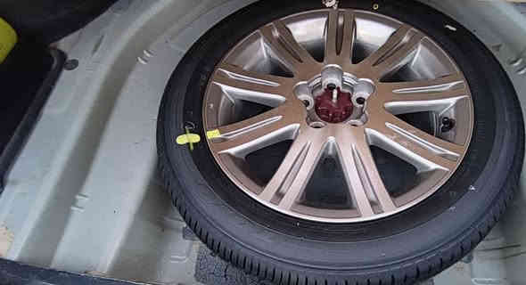 السلام عليكم للبيع افلون
موديل 2010 خليجي السيارة فول مواصفات لمتد 
فتحه سقف
سته بصمات 
مكينه 3500
حساسات أمامي
خلفي 
نقطه عمياء دخول
ذكي كشنات كهرباء 
اثنين و الكشن الخلفي متحرك
كشنات تدفئة وتبريد
اشاير بل مري منظومة زنون فول 
خمسة ويل كب كروم 
اسبير منازل
ضرر جاملغ خلفي بل عراق
ومكانين سحب DDBR
مامبين 
السيارة يده بمعنى الكلمة 
مسجل سيدي جنجر سته أقراص
+شاشه كبيره بلاد شاشه أعطال
رقم اربيل الدولي تحويل ثاني يوم 
بسمي المكان بغداد العامريه السعر خاص
رقم ***********
