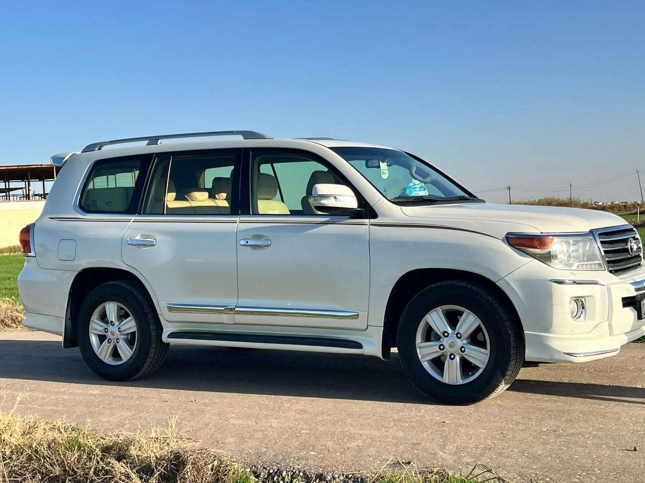 تويوتا لاندكروز موديل 2015  بدون تحديث اصلي 
مكفولة كفاله عامه من ضربه وصبغ وتبديل  بيها بارد بجاملق فقط
السيارة  مال جناي
رقم اربيل  تريد تحويل تريد وكاله ثاني يوم
السياره بريم معروفه مواصفاتها
فتحه سقف
وبصمه تشغيل 
وبصمات بيبان
وتشغيل عن بعد
اشاره ترحيب 
مري شفط 
حساسات امامي خلفي 
كامره خلفيه
شاشه كبيره 
كشنات جلد تدفئه وتبريد
تبريد ثلج ❄ 
السياره 3 قطع تبريد 
وبعد بيها مواصفات هواي 

الــســعــر 🟥 :: 4شدات وربع 💎
        
   للاستفسار 

رقم صـاحب السياره
***********
***********
