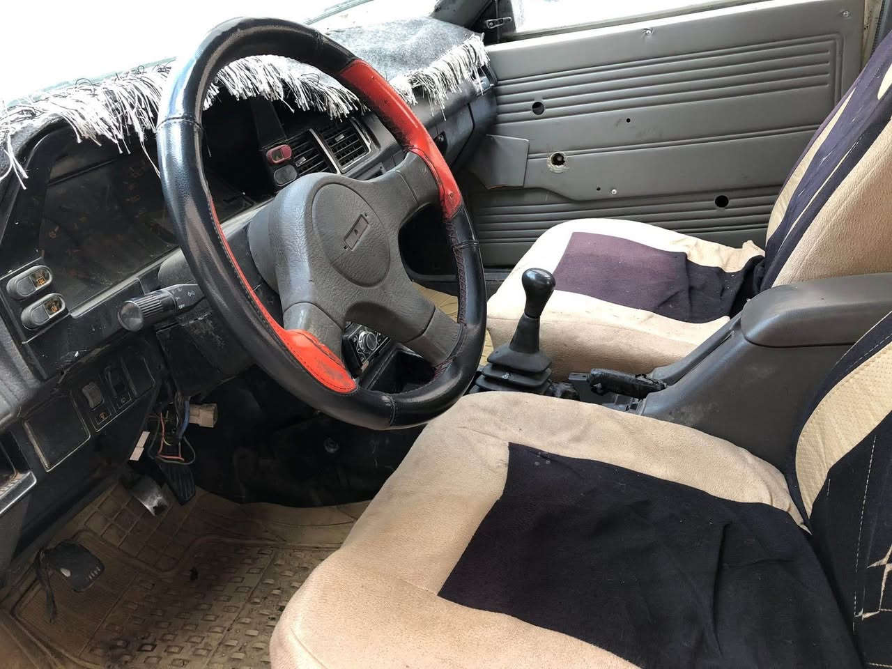 مازدا 626 
1989 
محرك مجفت جديد 
كير ومحرك شرط مابي عيب 
دفتر بنزين سنوية مشروع وطني جديد 
مكان سيارة كركوك 
سعر 12 ورقة بي مجال قليل 
استفسار *********** كركوك, العراق
