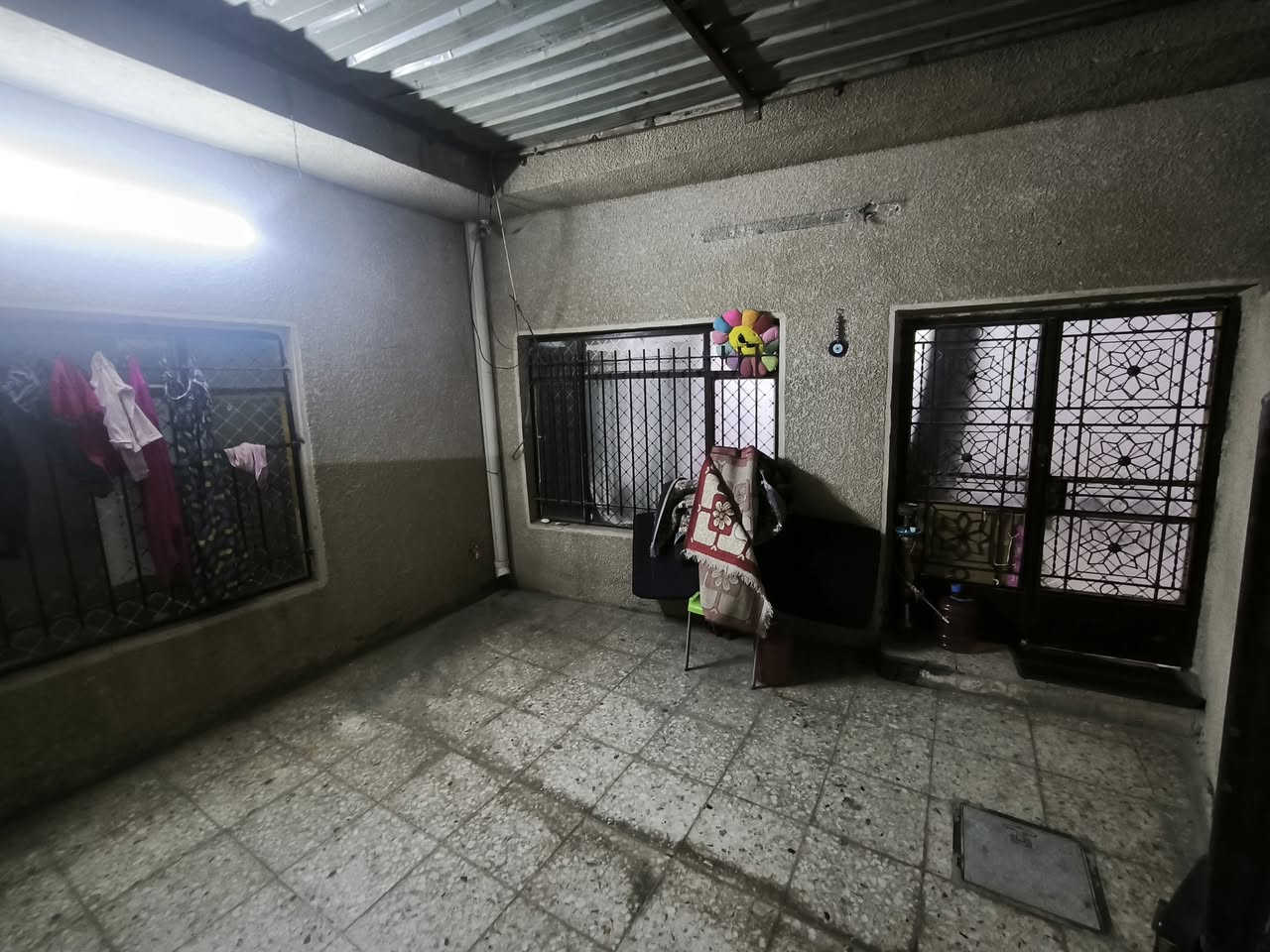 بيت تجاوز للبيع
100متر مربع طابق واحد 
الامين الثانيه نواب الضباط قرب حسينيه الامام المهدي 
قريب عليه كلشي وخدمات ممتازه 
***********/واتساب 

السعر 50وبيه مجال
