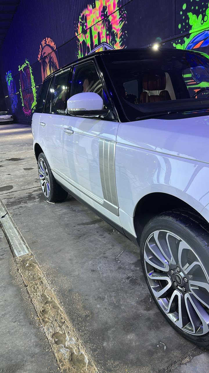 للبيع بسعر مغري ومناسب للغايه
رانج روفر فول الفول كما موضح بالصور 
سياره قطعه نادره وثمينه بيضاء كألبدر في اكتماله 
رقم بغداد سياره جديده واحله من الصور 
للبيع او للمراوس موديل 17 ساز ام الفسفوره 
 بيك اب كاز فور ويل العنوان البصره 
***********
