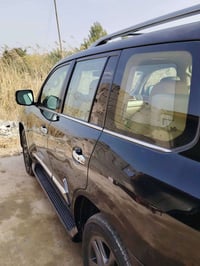 لكزز ١١ مكفوله.كامل المواصفات مكان بغداد الدوره 07800931004