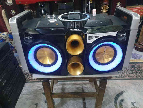 دي جي فليبس اواكس وراديو وفلاش  مع إمكانية ربط مايك  تحكم بيز عالي  جهة اليمنى متضررة  شغال سماعة وتويتر عدد اثنين   السعر ٧٥ الف مع التوصيل   الحلة  مهندسين  الاتصال على الخاص او موبايل  ***********  يوجد توصيل
